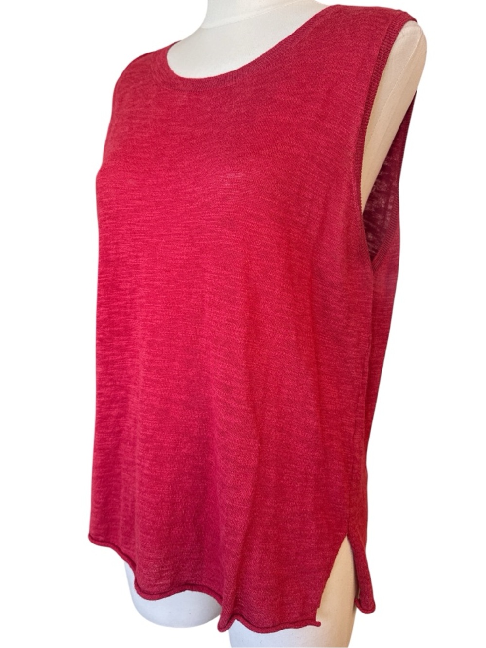 Mododoc NWT Hi-Lo Shell Sweater Tank Top Red L